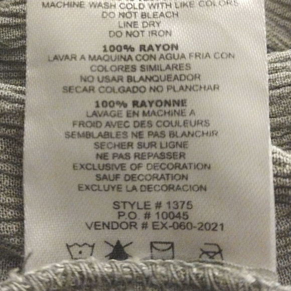 Salty Lemon Beach Crop Top with Matching Shorts in Thyme Size Small - Picture 3 of 12